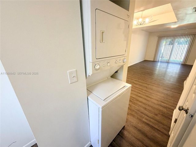 6131 SW 42nd Ct 6131, Davie, FL 33314