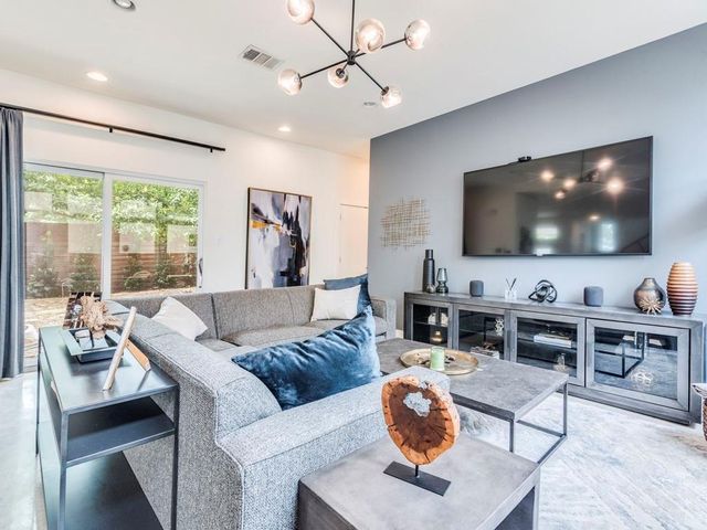 2314 S 3rd ST A, Austin, TX 78704
