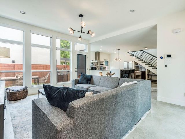 2314 S 3rd ST A, Austin, TX 78704