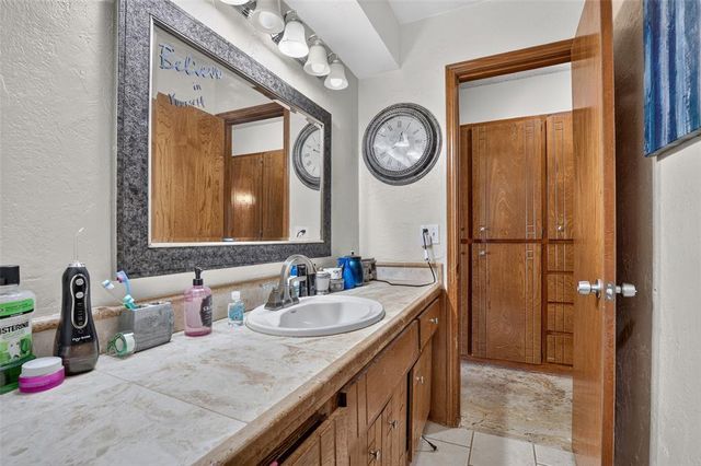 3012 N Meadowood Drive, Oklahoma City, OK 73110