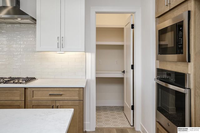 20501 Ogden Street, Elkhorn, NE 68022