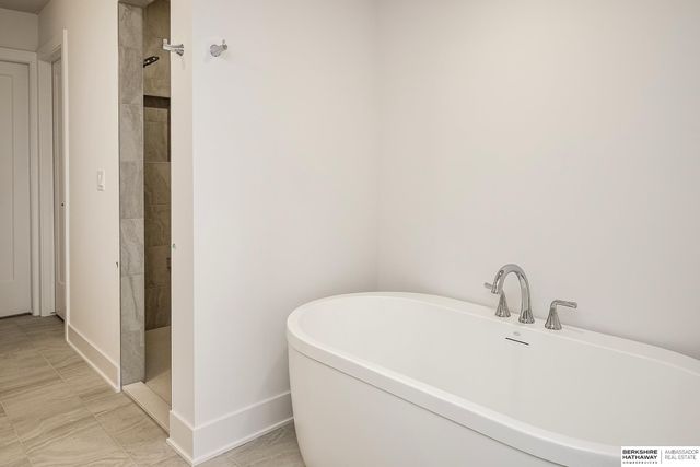 20501 Ogden Street, Elkhorn, NE 68022