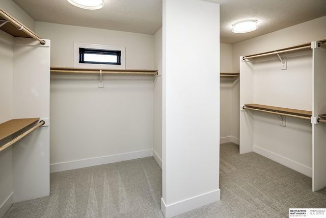 20501 Ogden Street, Elkhorn, NE 68022