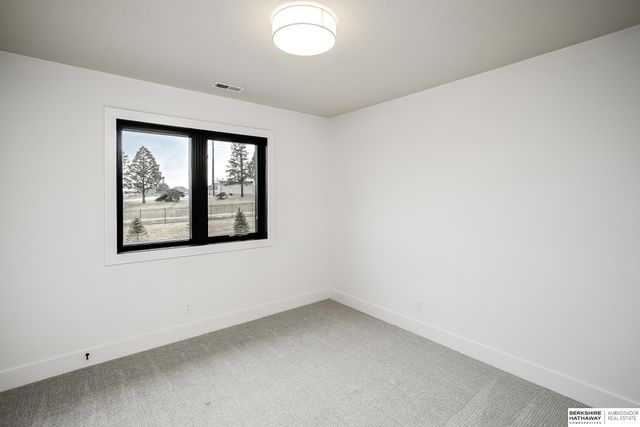 20501 Ogden Street, Elkhorn, NE 68022