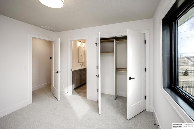 20501 Ogden Street, Elkhorn, NE 68022