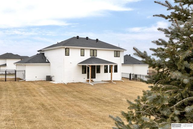 20501 Ogden Street, Elkhorn, NE 68022