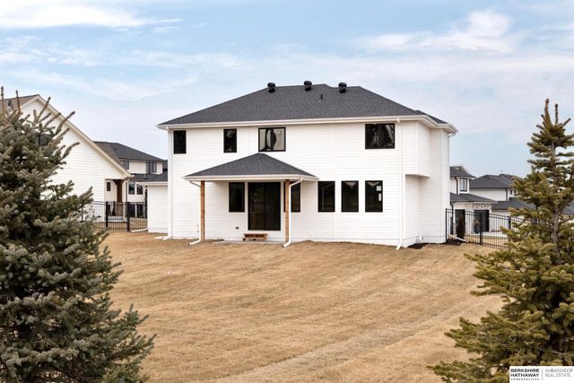 20501 Ogden Street, Elkhorn, NE 68022