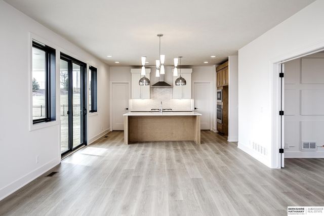 20501 Ogden Street, Elkhorn, NE 68022