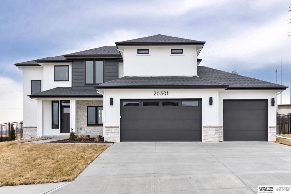 20501 Ogden Street, Elkhorn, NE 68022