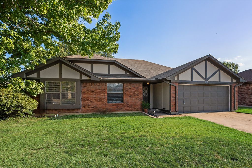 3317 Fairmeadows Lane, Fort Worth, TX 76123