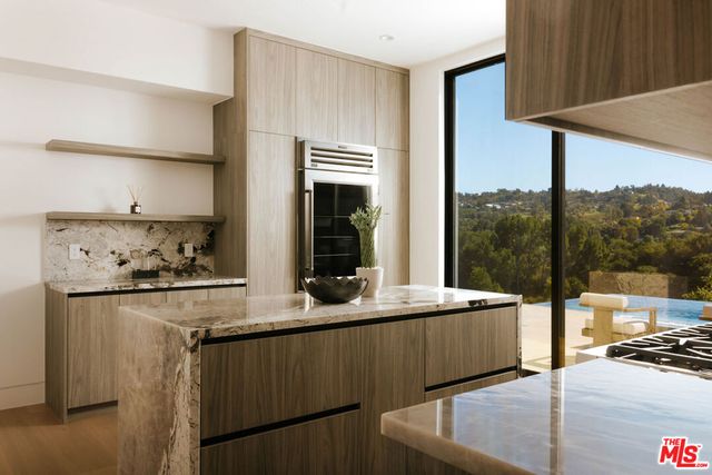 15834 High Knoll Road, Encino, CA 91436