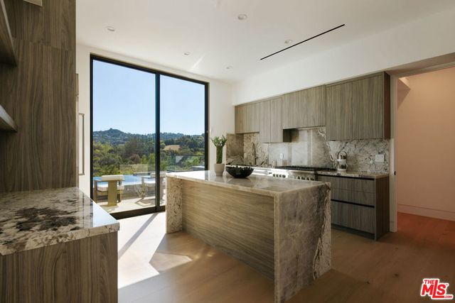 15834 High Knoll Road, Encino, CA 91436