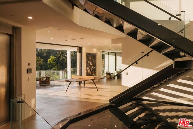 15834 High Knoll Road, Encino, CA 91436