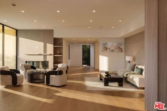 15834 High Knoll Road, Encino, CA 91436