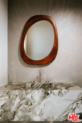 15834 High Knoll Road, Encino, CA 91436