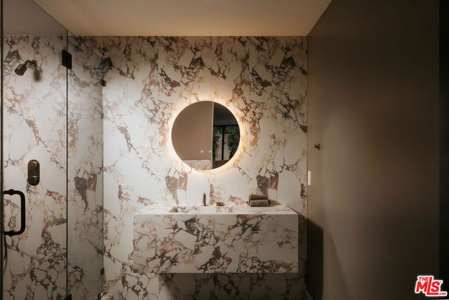 15834 High Knoll Road, Encino, CA 91436