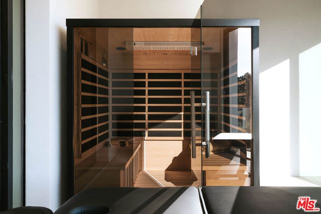 15834 High Knoll Road, Encino, CA 91436