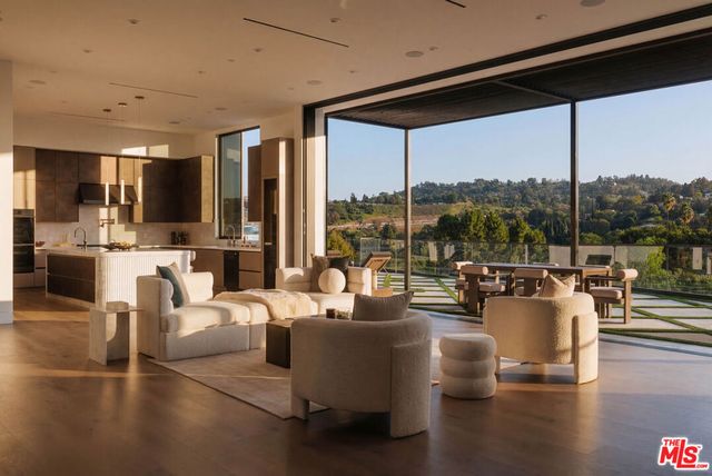 15834 High Knoll Road, Encino, CA 91436