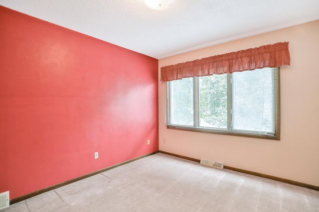 540 Allan Avenue SW, Owatonna, MN 55060