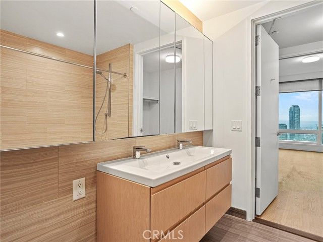 877 Francisco Street 4106, Los Angeles, CA 90017