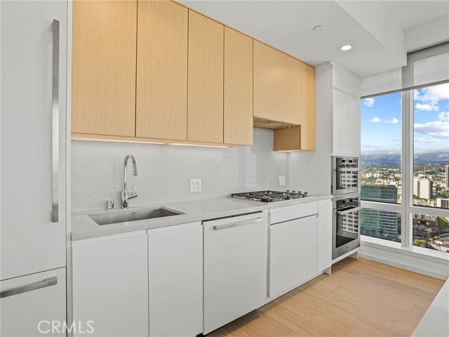 877 Francisco Street 4106, Los Angeles, CA 90017