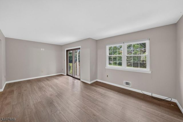 301 Windsor Ct, Hillsborough Twp., NJ 08844