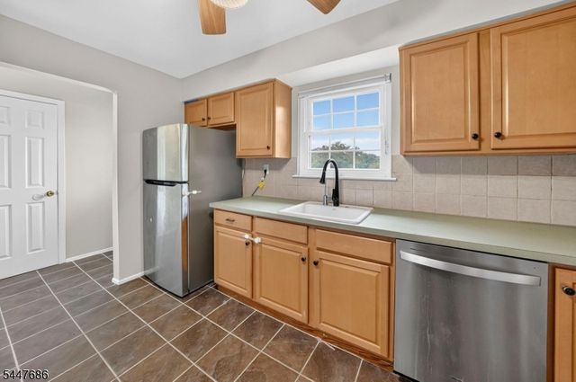 301 Windsor Ct, Hillsborough Twp., NJ 08844