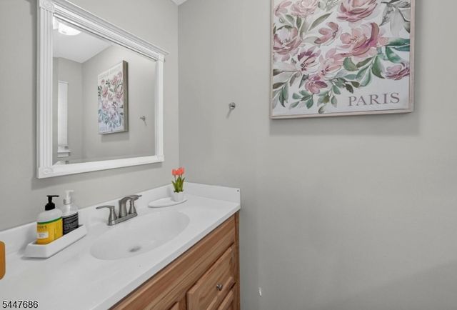 301 Windsor Ct, Hillsborough Twp., NJ 08844