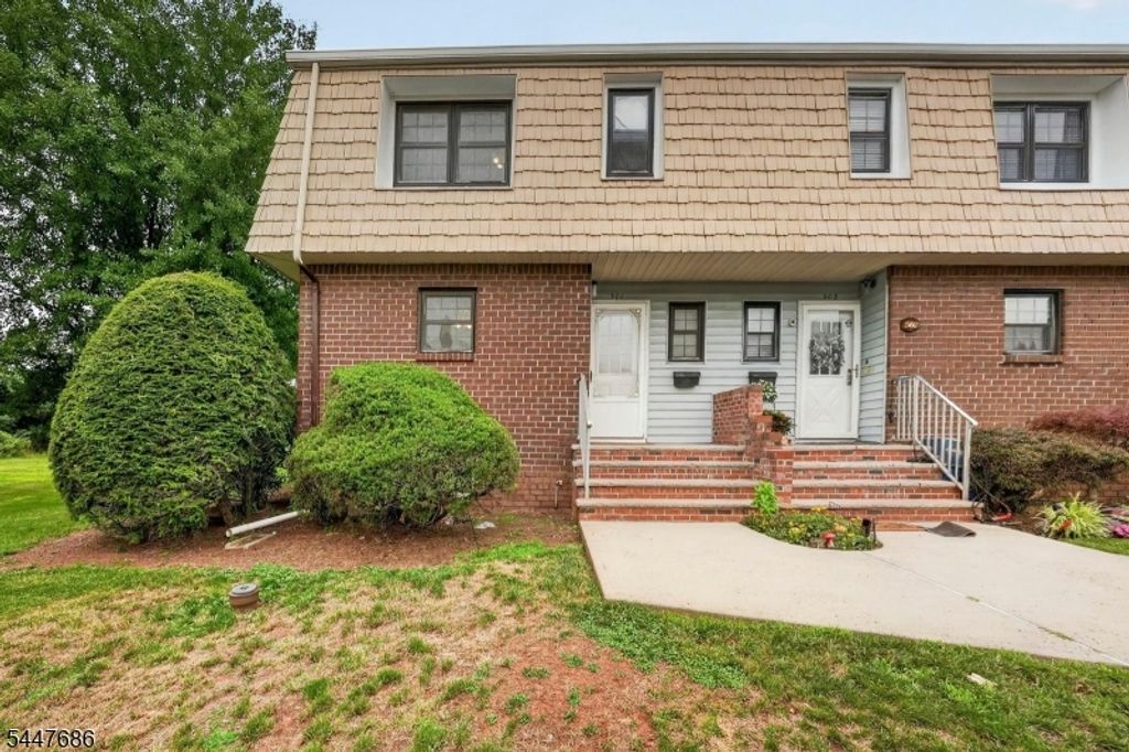 301 Windsor Ct, Hillsborough Twp., NJ 08844