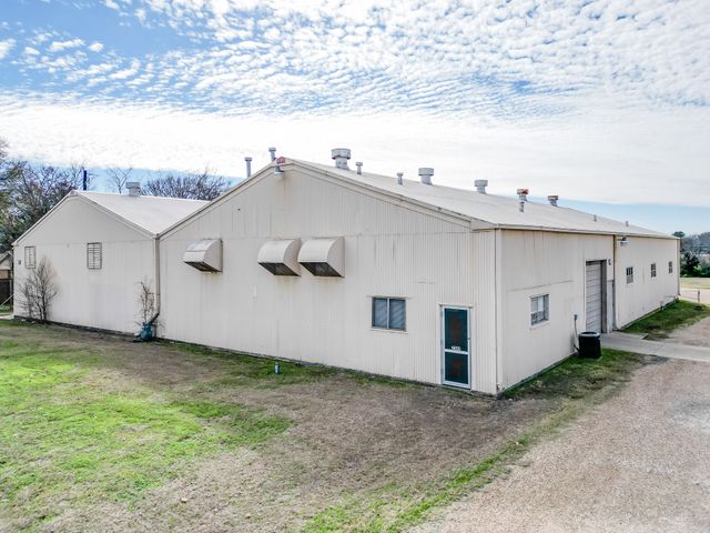 2309 & 2313 N Preston Street, Ennis, TX 75119