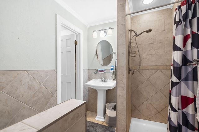 3952 W Collings Street, Springfield, MO 65803