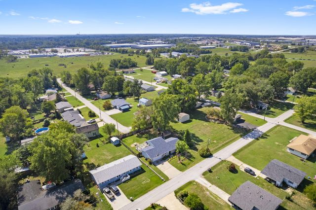 3952 W Collings Street, Springfield, MO 65803