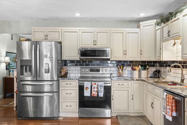 3952 W Collings Street, Springfield, MO 65803