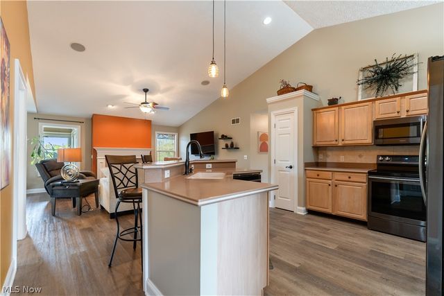 4732 Helmsworth Drive NE, Canton, OH 44714