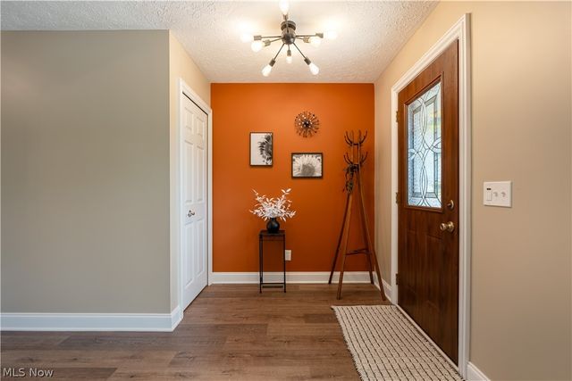 4732 Helmsworth Drive NE, Canton, OH 44714