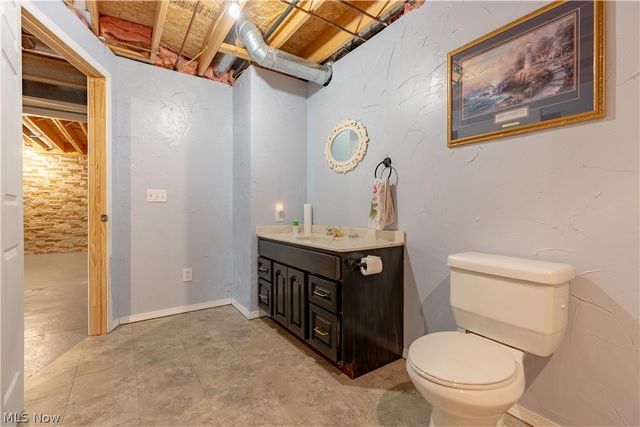 4732 Helmsworth Drive NE, Canton, OH 44714
