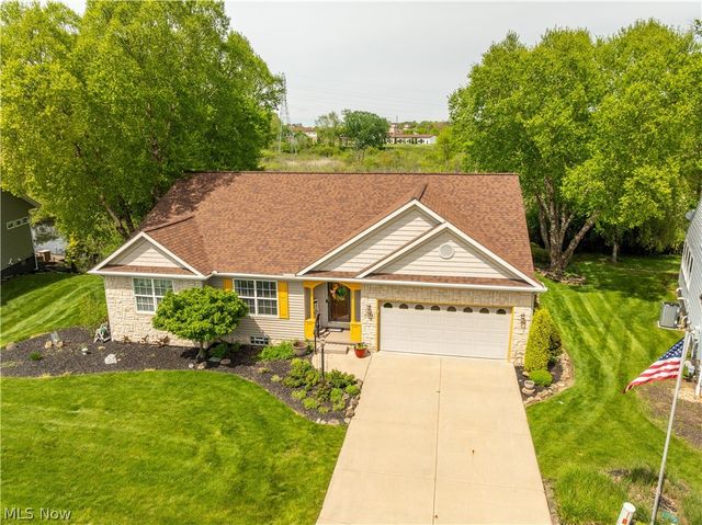 4732 Helmsworth Drive NE, Canton, OH 44714