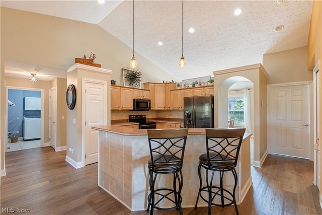 4732 Helmsworth Drive NE, Canton, OH 44714