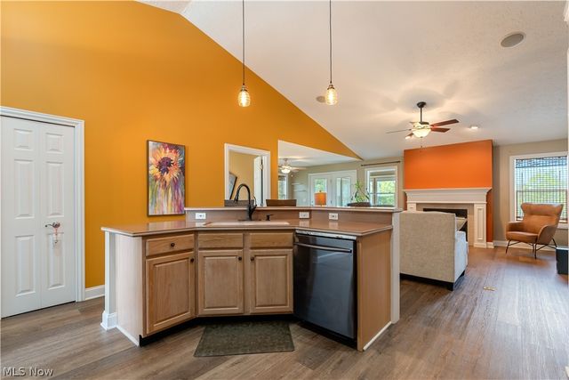 4732 Helmsworth Drive NE, Canton, OH 44714