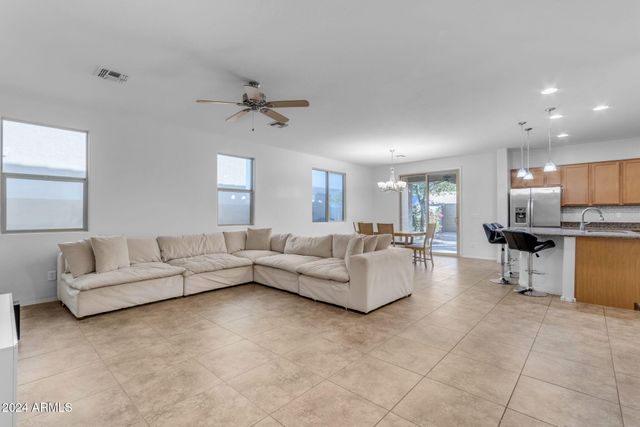 44395 W BAILEY Drive, Maricopa, AZ 85138