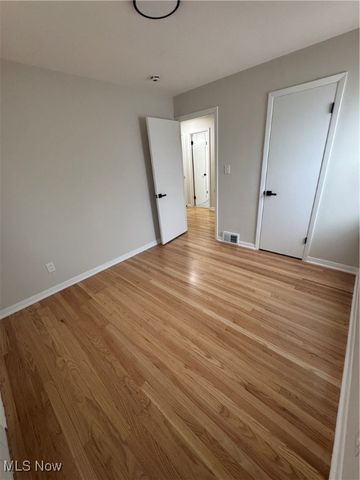 8321 Wainstead Drive, Parma, OH 44129