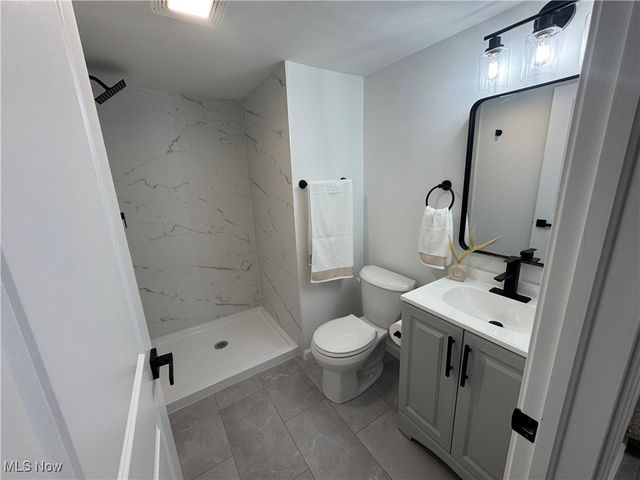 8321 Wainstead Drive, Parma, OH 44129