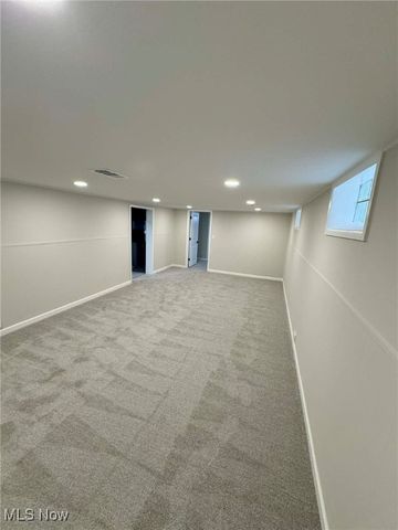 8321 Wainstead Drive, Parma, OH 44129