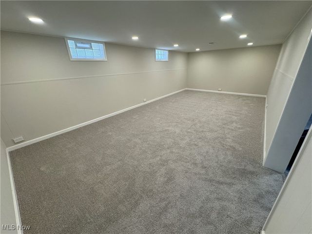 8321 Wainstead Drive, Parma, OH 44129