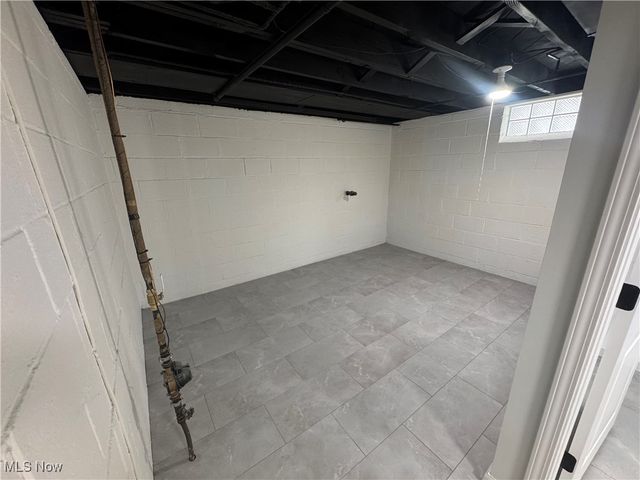 8321 Wainstead Drive, Parma, OH 44129