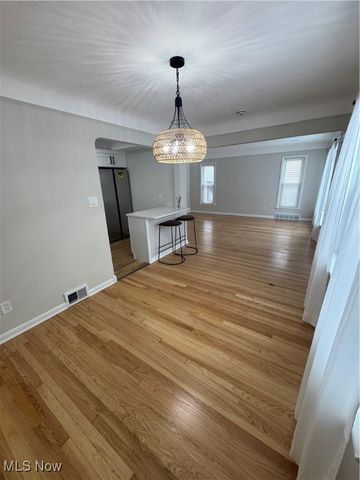 8321 Wainstead Drive, Parma, OH 44129