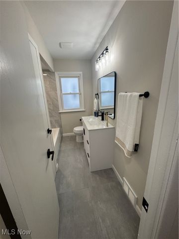 8321 Wainstead Drive, Parma, OH 44129