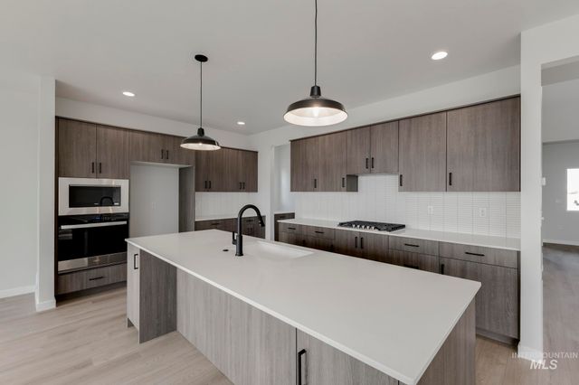 1145 W Cub River Dr, Meridian, ID 83642