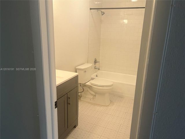5952 NW 25th Pl 234, Sunrise, FL 33313
