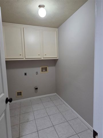 8706 Chelsworth Drive, Houston, TX 77083